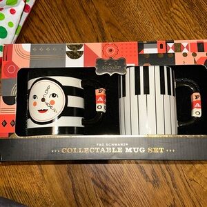 FAO Schwarz Collectible mug set
